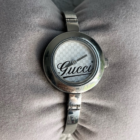 Gucci Women's YA105518 105 Stainless Steel Bangle Watch - Picture 1 of 15